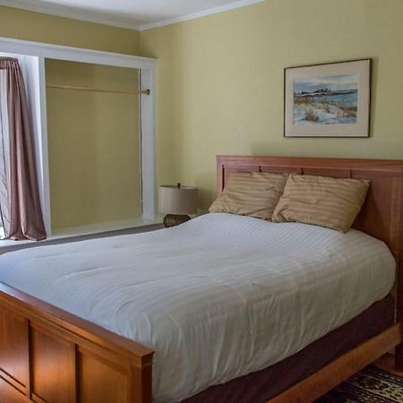 Old Parsonage Guest House 케네벙크포트 외부 사진