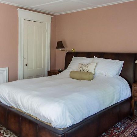 Old Parsonage Guest House 케네벙크포트 외부 사진